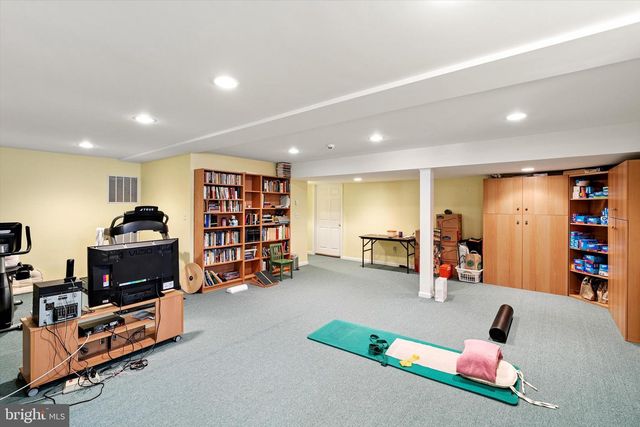 12 IRONWOOD RD, Skillman, NJ 08558