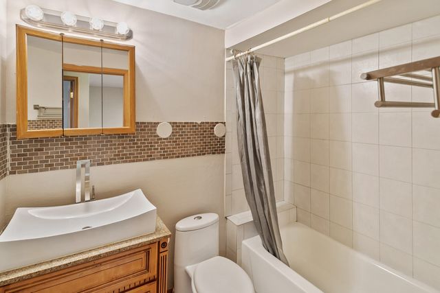 1106 Williamsburg Road, Country Club Hills, IL 60478
