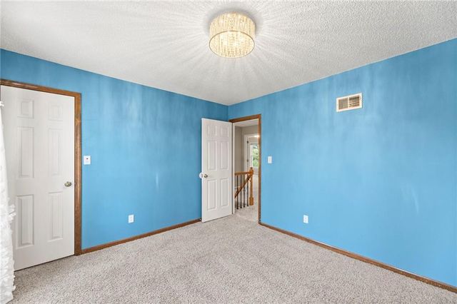 202 NW Ironbark Street, Lee's Summit, MO 64064