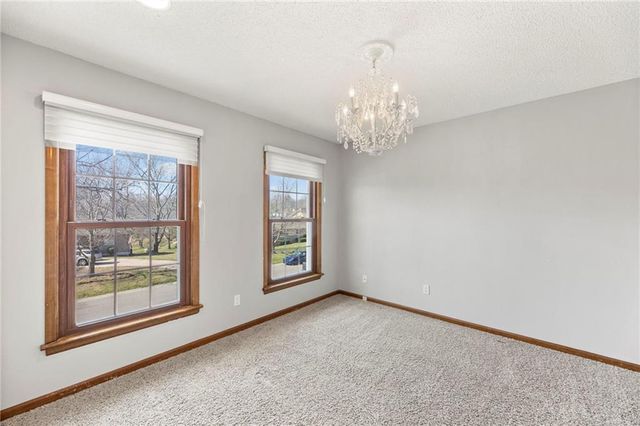 202 NW Ironbark Street, Lee's Summit, MO 64064