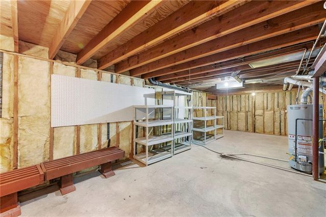 202 NW Ironbark Street, Lee's Summit, MO 64064