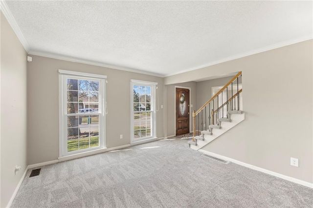 202 NW Ironbark Street, Lee's Summit, MO 64064