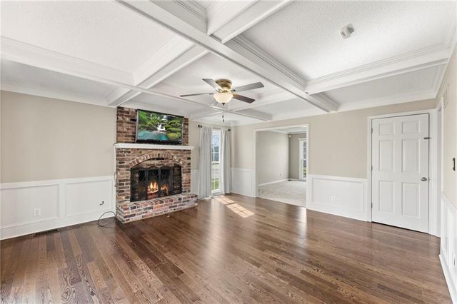 202 NW Ironbark Street, Lee's Summit, MO 64064