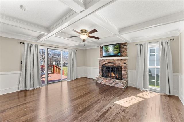 202 NW Ironbark Street, Lee's Summit, MO 64064