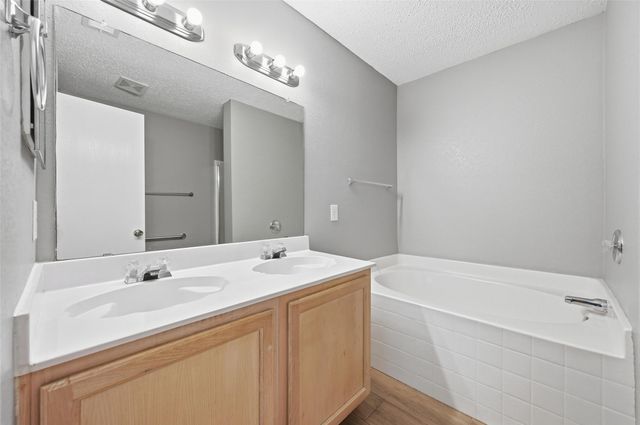 3119 Pompi Drive, Grand Prairie, TX 75052