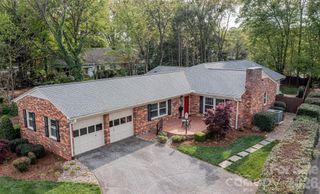 923 1st Street NE, Hickory, NC 28601