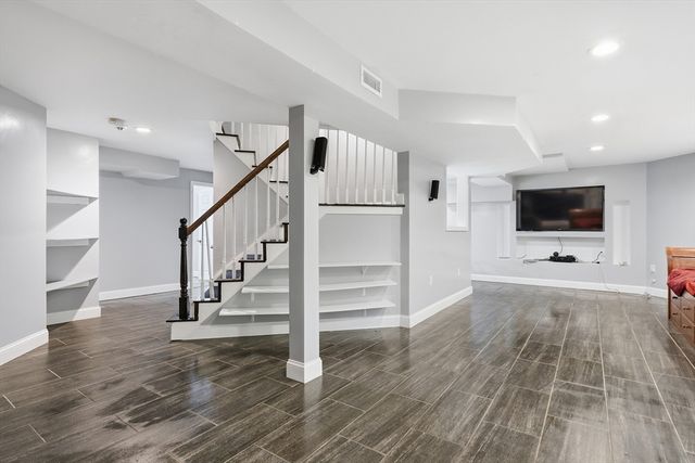 247 Hampstead St, Methuen, MA 01844