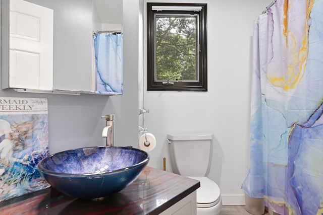 247 Hampstead St, Methuen, MA 01844