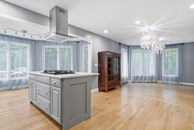 247 Hampstead St, Methuen, MA 01844