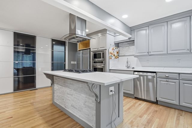 247 Hampstead St, Methuen, MA 01844