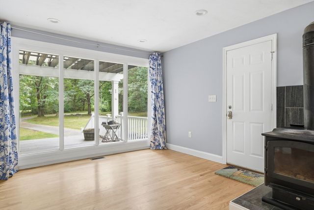 247 Hampstead St, Methuen, MA 01844