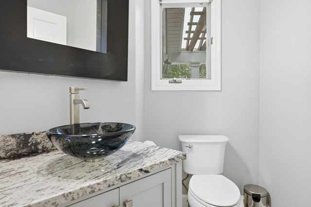247 Hampstead St, Methuen, MA 01844