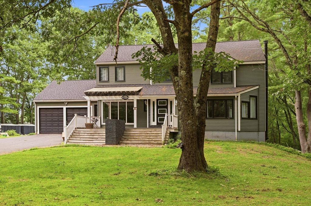 247 Hampstead St, Methuen, MA 01844
