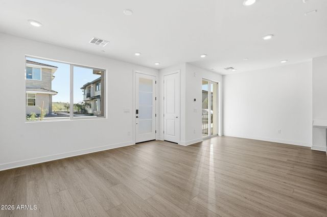 2121 W SONORAN DESERT Drive 80, Phoenix, AZ 85085