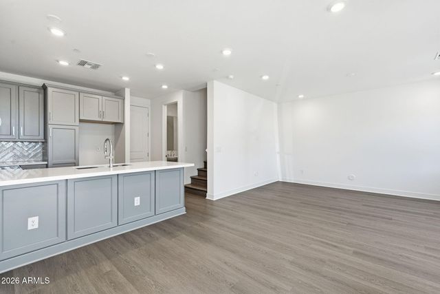 2121 W SONORAN DESERT Drive 80, Phoenix, AZ 85085