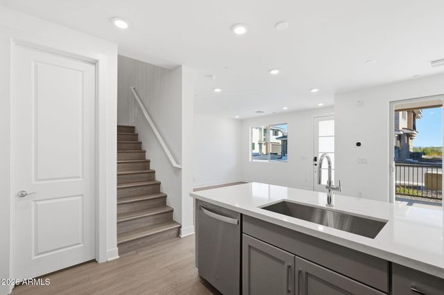 2121 W SONORAN DESERT Drive 80, Phoenix, AZ 85085
