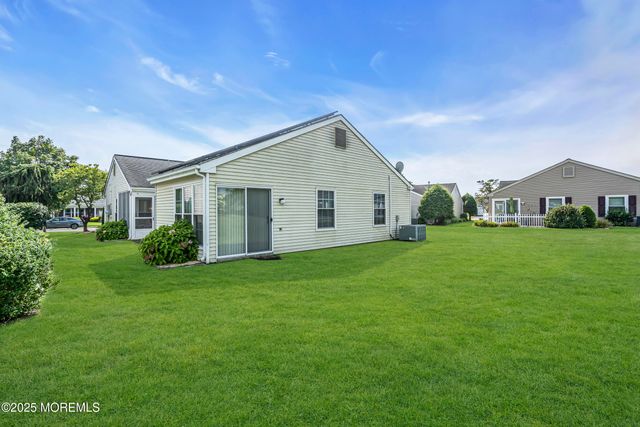 34 Wycombe Way, Manchester, NJ 08759