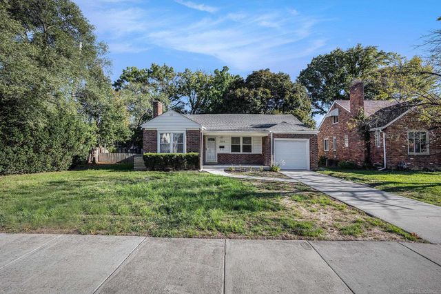 2368 Allard Avenue, Grosse Pointe Woods, MI 48236