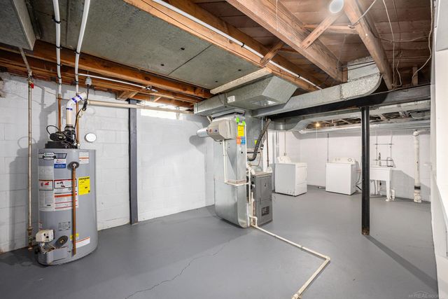 2368 Allard Avenue, Grosse Pointe Woods, MI 48236