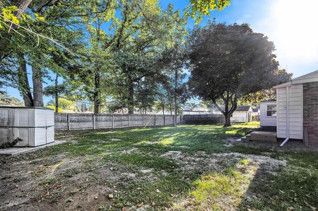 2368 Allard Avenue, Grosse Pointe Woods, MI 48236