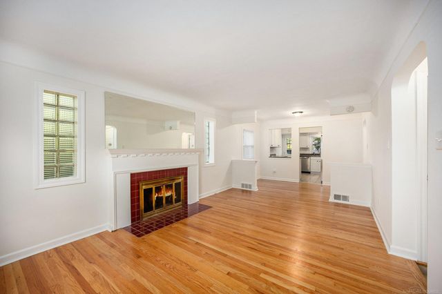 2368 Allard Avenue, Grosse Pointe Woods, MI 48236