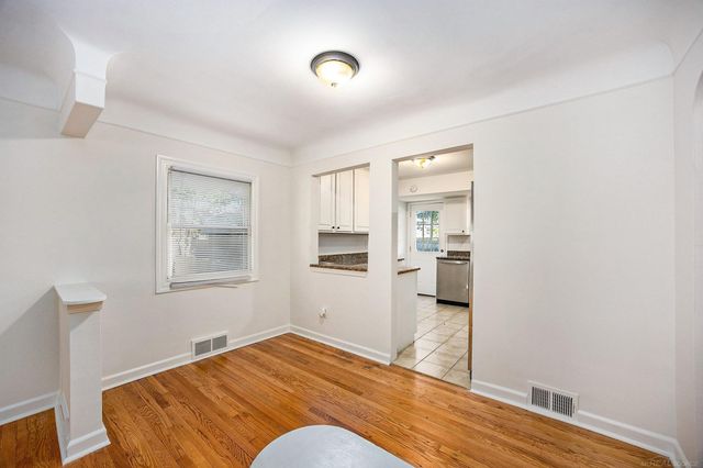 2368 Allard Avenue, Grosse Pointe Woods, MI 48236