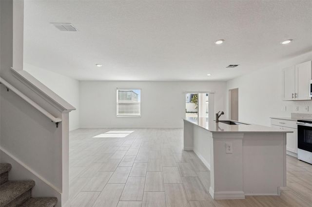 1712 TROPICAL OASIS AVENUE, Plant City, FL 33565