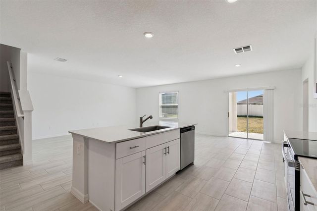 1712 TROPICAL OASIS AVENUE, Plant City, FL 33565