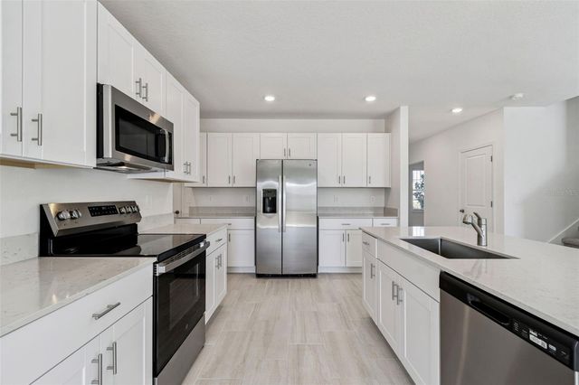 1712 TROPICAL OASIS AVENUE, Plant City, FL 33565