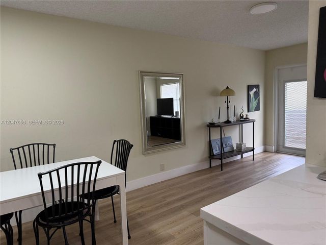 9101 Sunrise Lakes Boulevard 215, Sunrise, FL 33322