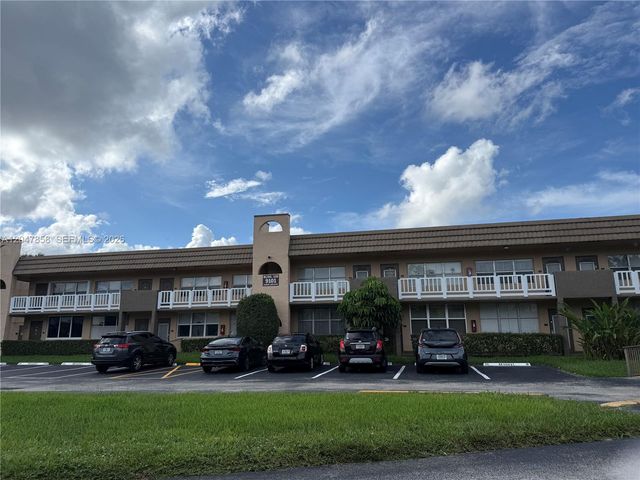 9101 Sunrise Lakes Boulevard 215, Sunrise, FL 33322