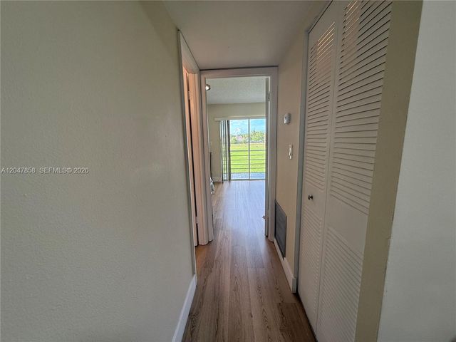 9101 Sunrise Lakes Boulevard 215, Sunrise, FL 33322