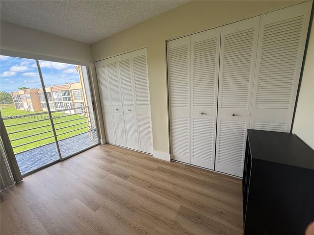 9101 Sunrise Lakes Boulevard 215, Sunrise, FL 33322