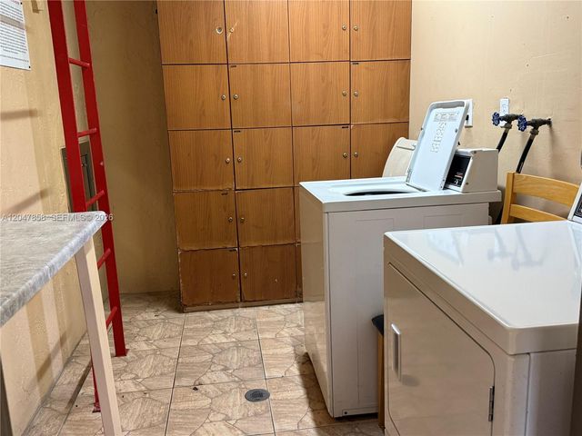 9101 Sunrise Lakes Boulevard 215, Sunrise, FL 33322