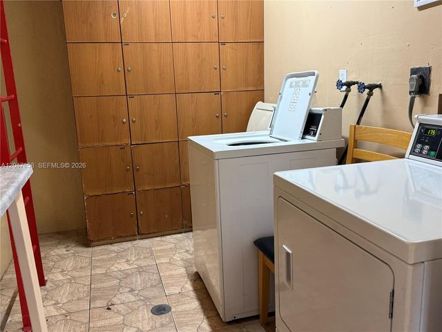 9101 Sunrise Lakes Boulevard 215, Sunrise, FL 33322