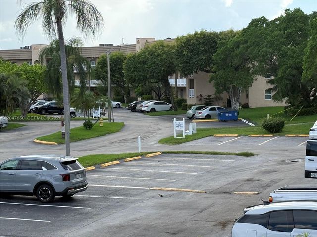 9101 Sunrise Lakes Boulevard 215, Sunrise, FL 33322