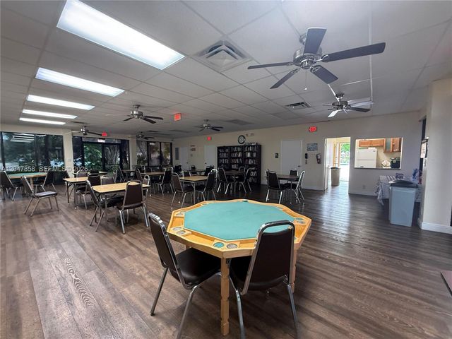 9101 Sunrise Lakes Boulevard 215, Sunrise, FL 33322