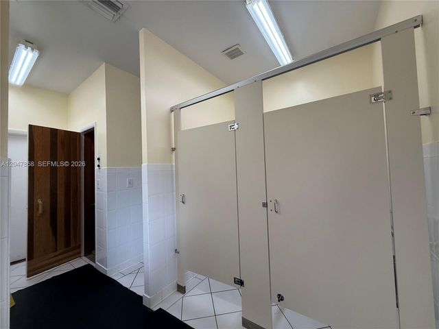 9101 Sunrise Lakes Boulevard 215, Sunrise, FL 33322