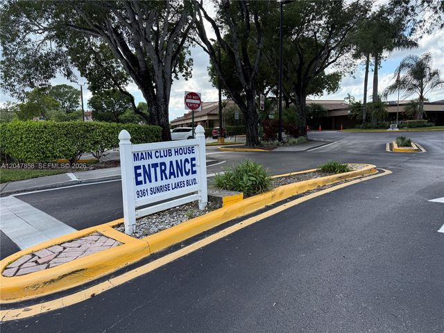 9101 Sunrise Lakes Boulevard 215, Sunrise, FL 33322