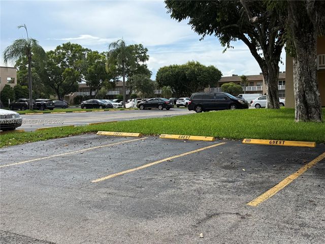 9101 Sunrise Lakes Boulevard 215, Sunrise, FL 33322