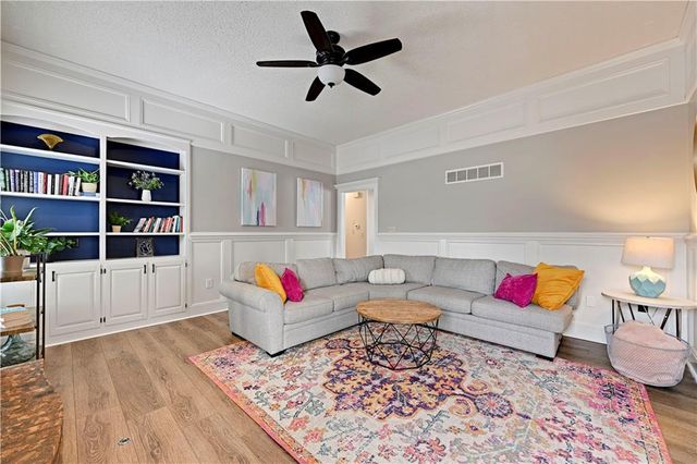 7330 Long Avenue, Shawnee, KS 66216