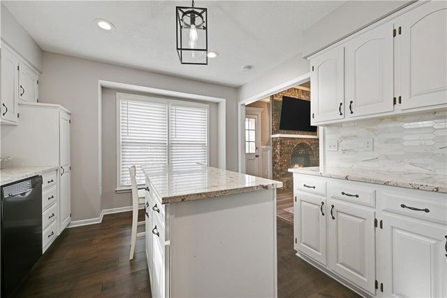 7330 Long Avenue, Shawnee, KS 66216