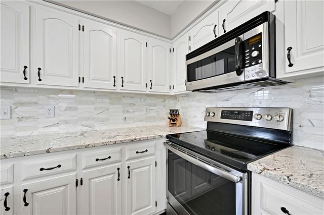 7330 Long Avenue, Shawnee, KS 66216