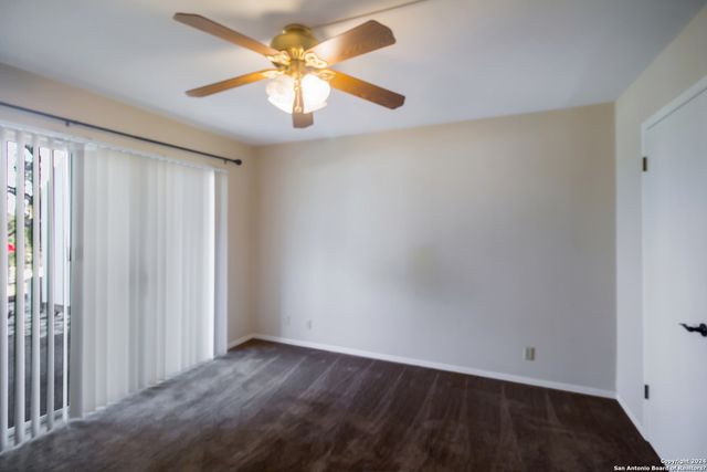 1101 Parkview Dr Apt B15, Canyon Lake, TX 78133