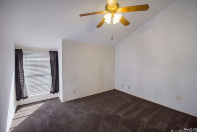 1101 Parkview Dr Apt B15, Canyon Lake, TX 78133