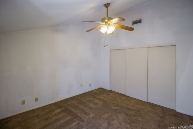 1101 Parkview Dr Apt B15, Canyon Lake, TX 78133