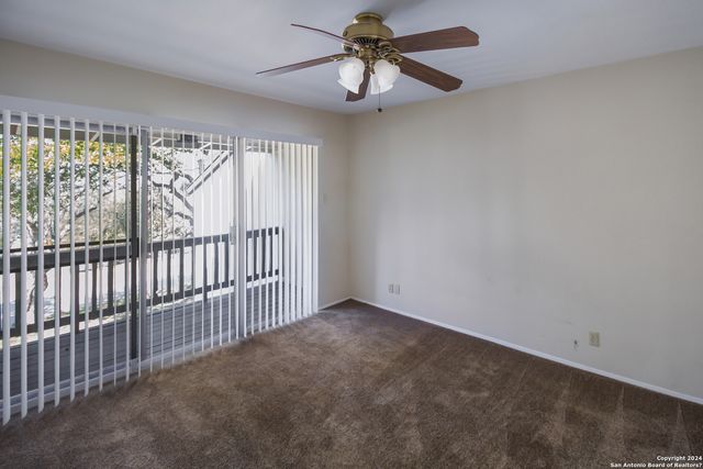 1101 Parkview Dr Apt B15, Canyon Lake, TX 78133