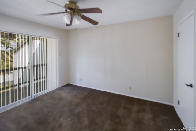 1101 Parkview Dr Apt B15, Canyon Lake, TX 78133