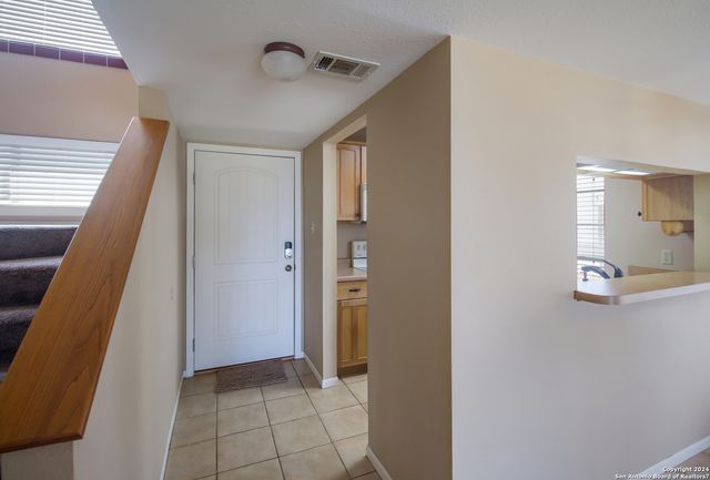 1101 Parkview Dr Apt B15, Canyon Lake, TX 78133