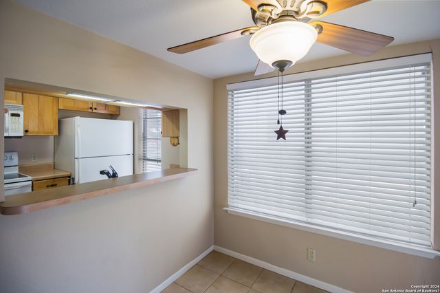 1101 Parkview Dr Apt B15, Canyon Lake, TX 78133